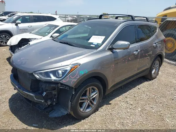 5NMZU3LBXHH034422 2017 HYUNDAI SANTA FE - Image 2