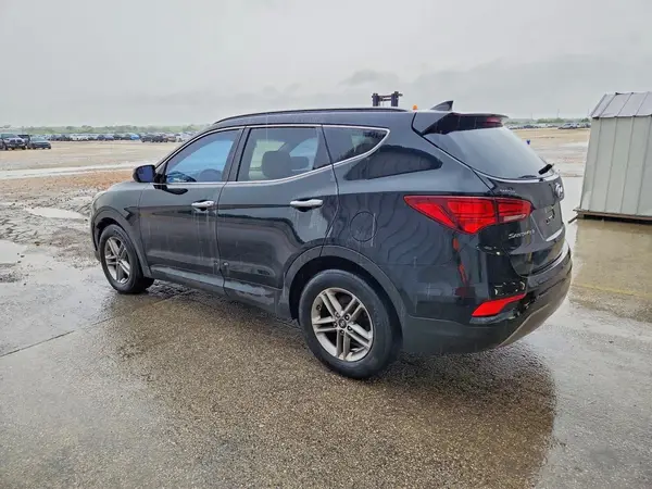 5NMZU3LBXHH044707 2017 HYUNDAI SANTA FE - Image 2