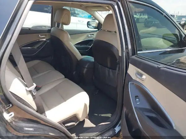 5NMZU4LA4HH042061 2017 HYUNDAI SANTA FE - Image 8