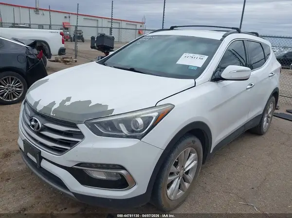 5NMZU4LA8HH044962 2017 HYUNDAI SANTA FE - Image 2