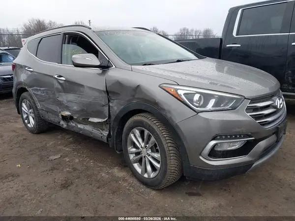 5NMZUDLAXJH107596 2018 HYUNDAI SANTA FE - Image 1