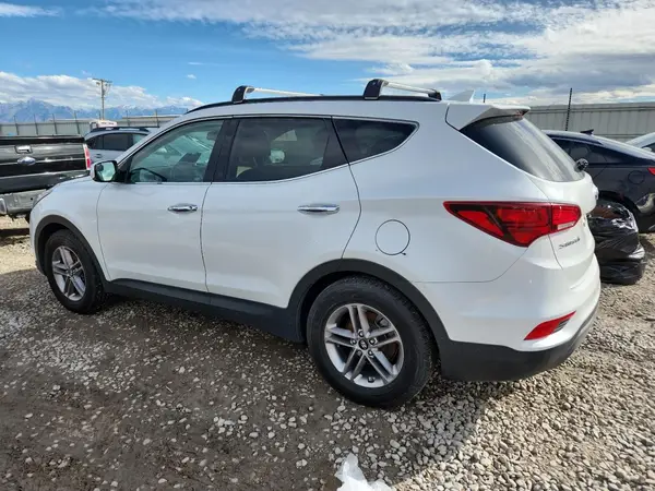 5NMZUDLB1HH011844 2017 HYUNDAI SANTA FE - Image 2
