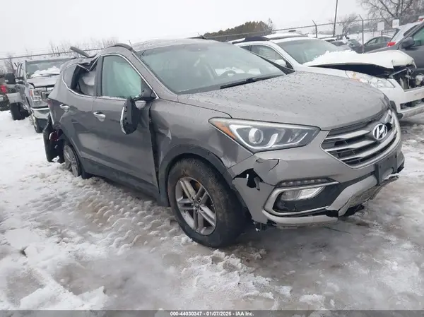 5NMZUDLB1HH032144 2017 HYUNDAI SANTA FE - Image 1