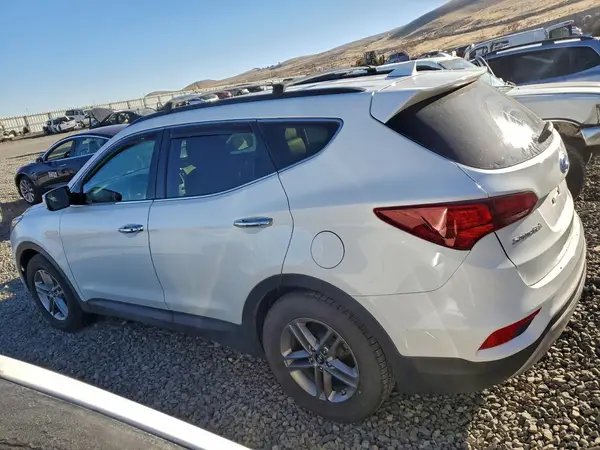 5NMZUDLB1HH032970 2017 HYUNDAI SANTA FE - Image 2