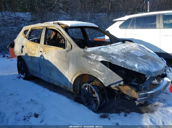 5NMZUDLB1JH052724 2018 HYUNDAI SANTA FE - Image 1