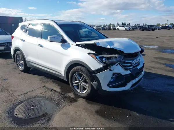5NMZUDLB1JH067028 2018 HYUNDAI SANTA FE - Image 1