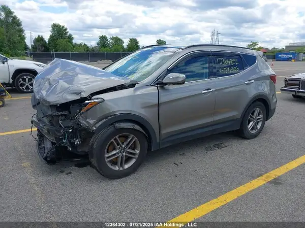5NMZUDLB1JH071306 2018 HYUNDAI SANTA FE - Image 2
