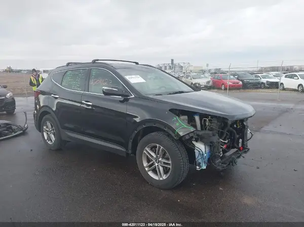5NMZUDLB1JH073900 2018 HYUNDAI SANTA FE - Image 1