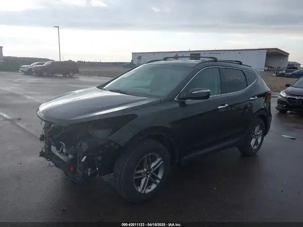 5NMZUDLB1JH073900 2018 HYUNDAI SANTA FE - Image 2