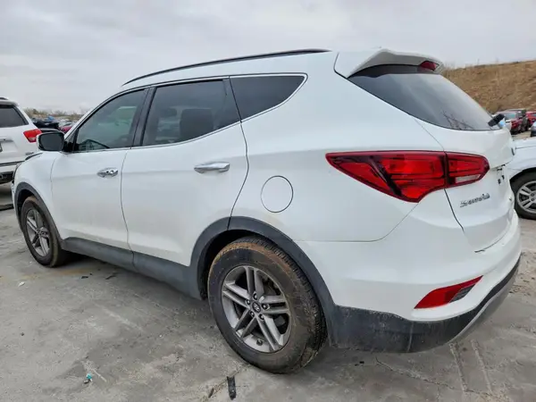 5NMZUDLB2HH030824 2017 HYUNDAI SANTA FE - Image 2