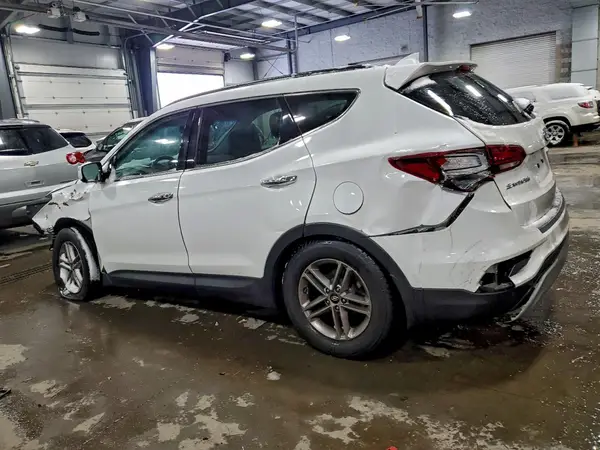 5NMZUDLB2HH051642 2017 HYUNDAI SANTA FE - Image 2