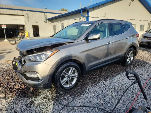 5NMZUDLB2JH073940 2018 HYUNDAI SANTA FE - Image 1