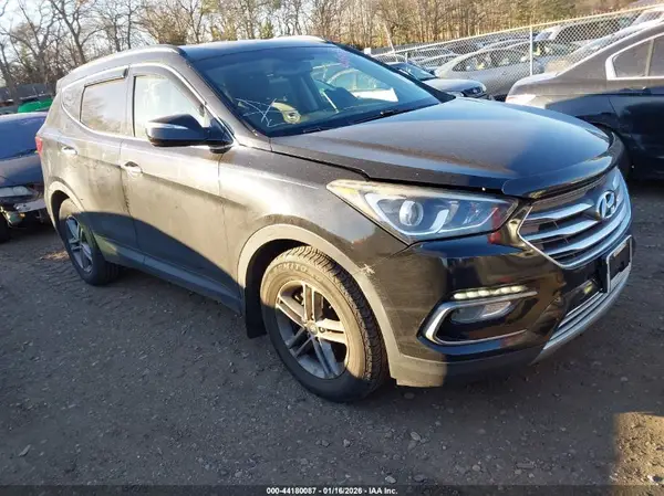 5NMZUDLB2JH083030 2018 HYUNDAI SANTA FE - Image 1