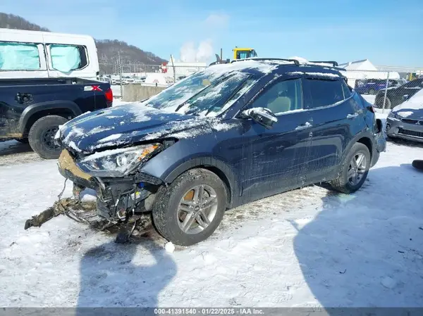 5NMZUDLB3HH022067 2017 HYUNDAI SANTA FE - Image 2
