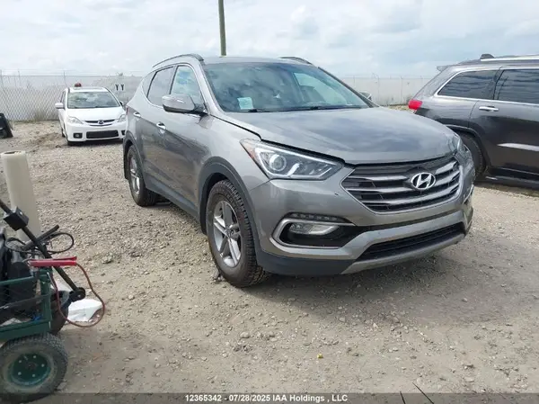 5NMZUDLB3HH042268 2017 HYUNDAI SANTA FE - Image 1