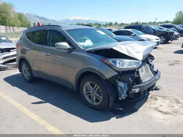 5NMZUDLB3HH047664 2017 HYUNDAI SANTA FE - Image 1