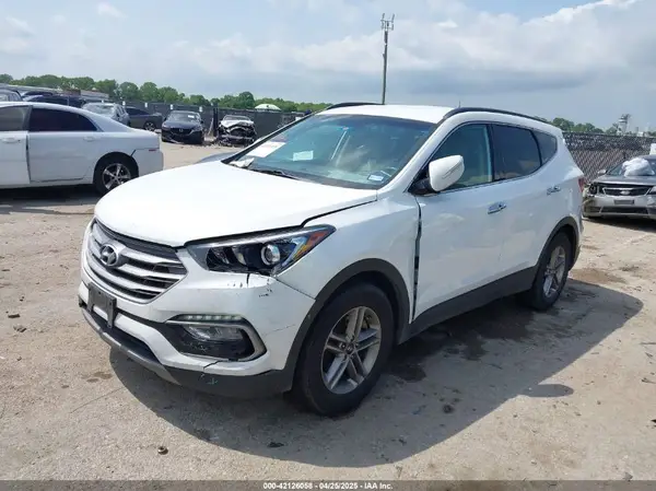 5NMZUDLB3JH055771 2018 HYUNDAI SANTA FE - Image 2