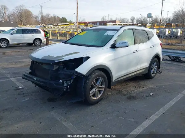 5NMZUDLB3JH056905 2018 HYUNDAI SANTA FE - Image 2