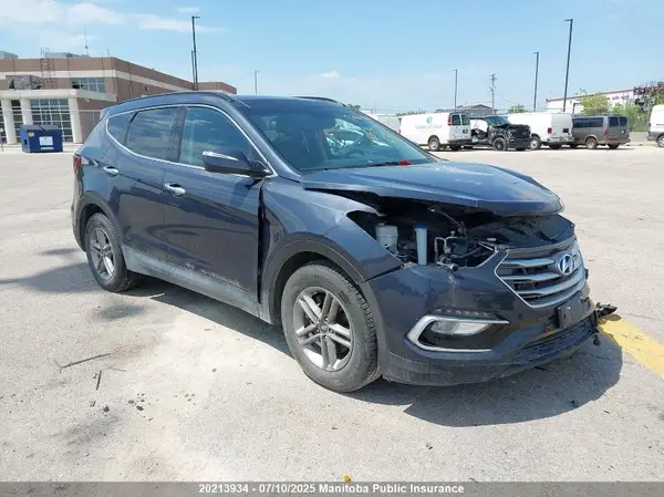 5NMZUDLB4JH090951 2018 HYUNDAI SANTA FE - Image 1