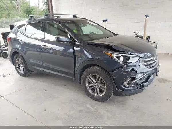 5NMZUDLB4JH098595 2018 HYUNDAI SANTA FE - Image 1