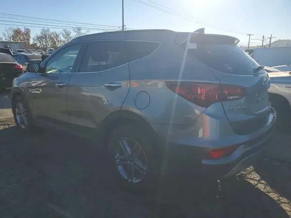 5NMZUDLB6HH012939 2017 HYUNDAI SANTA FE - Image 2