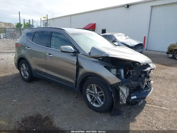 5NMZUDLB6JH056784 2018 HYUNDAI SANTA FE - Image 1