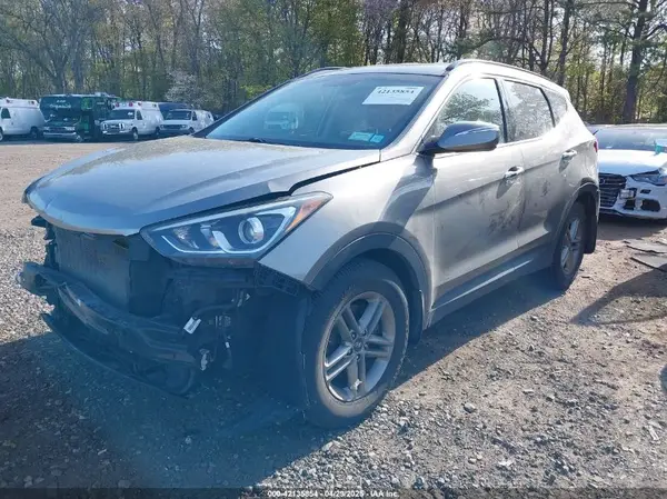 5NMZUDLB7JH077241 2018 HYUNDAI SANTA FE - Image 2