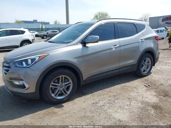 5NMZUDLB8HH001912 2017 HYUNDAI SANTA FE - Image 2