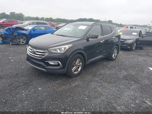 5NMZUDLB8HH009282 2017 HYUNDAI SANTA FE - Image 2