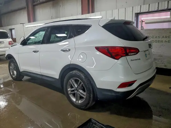 5NMZUDLB9HH005306 2017 HYUNDAI SANTA FE - Image 2
