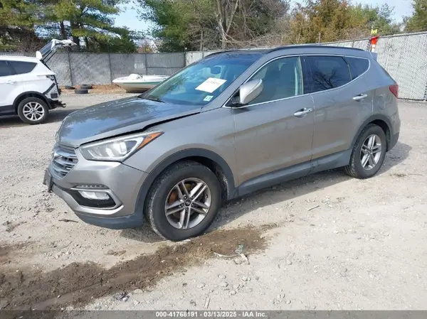 5NMZUDLB9JH066323 2018 HYUNDAI SANTA FE - Image 2