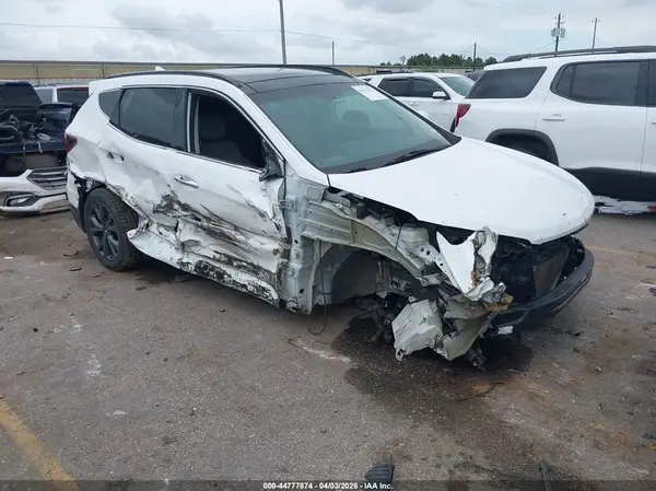 5NMZW4LA0JH074053 2018 HYUNDAI SANTA FE - Image 1