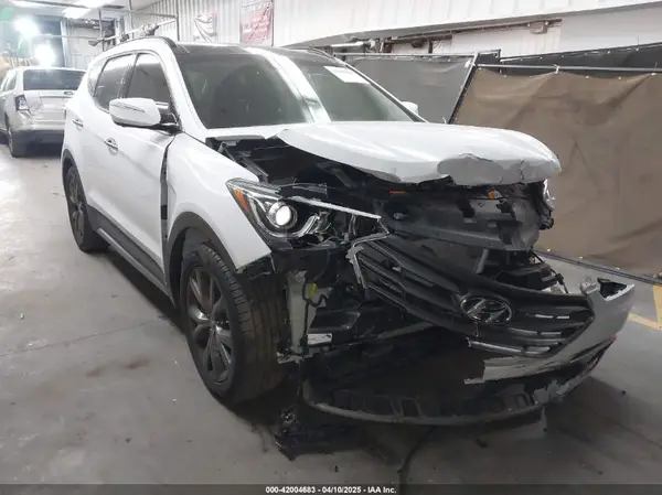 5NMZW4LA4HH042572 2017 HYUNDAI SANTA FE - Image 1