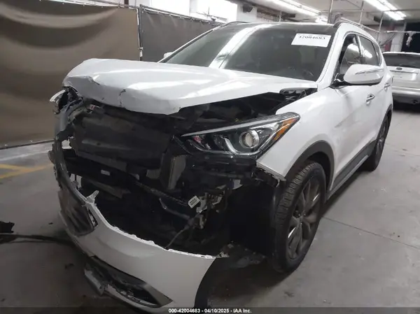 5NMZW4LA4HH042572 2017 HYUNDAI SANTA FE - Image 2