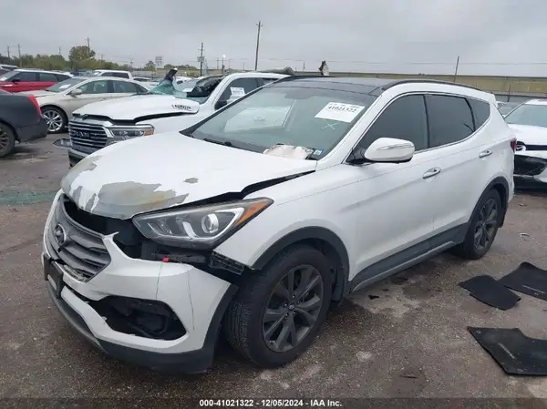 5NMZW4LA5JH066949 2018 HYUNDAI SANTA FE - Image 2