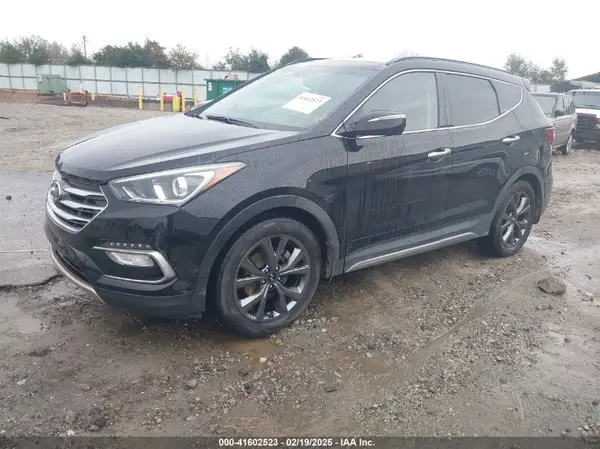 5NMZW4LA6HH047319 2017 HYUNDAI SANTA FE - Image 2