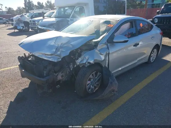 5NPD74LF0HH093198 2017 HYUNDAI ELANTRA - Image 2
