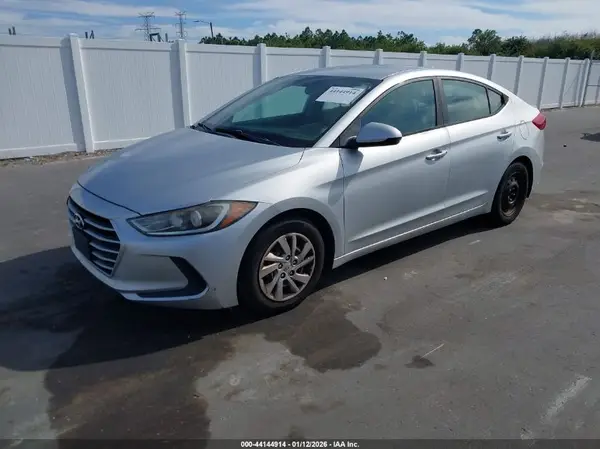 5NPD74LF0HH111702 2017 HYUNDAI ELANTRA - Image 2