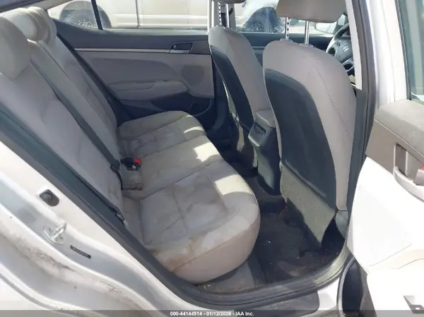 5NPD74LF0HH111702 2017 HYUNDAI ELANTRA - Image 8