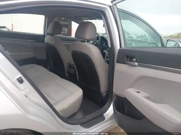 5NPD74LF0HH112297 2017 HYUNDAI ELANTRA - Image 8