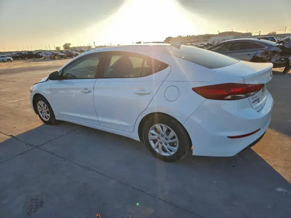 5NPD74LF0HH122635 2017 HYUNDAI ELANTRA - Image 2