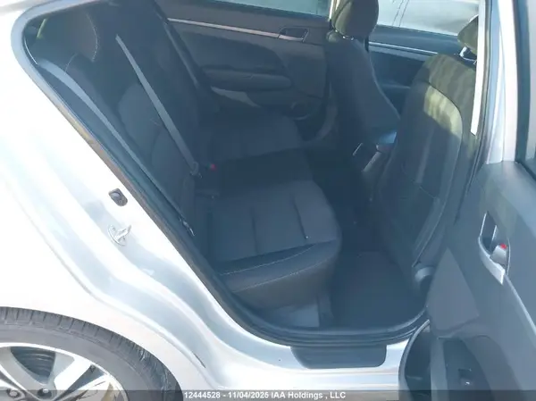 5NPD74LF0HH147650 2017 HYUNDAI ELANTRA - Image 8