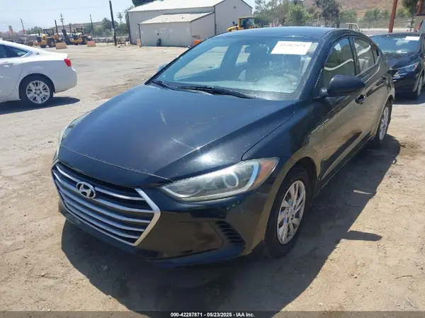 5NPD74LF0HH166974 2017 HYUNDAI ELANTRA - Image 2
