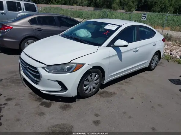 5NPD74LF0HH182172 2017 HYUNDAI ELANTRA - Image 2