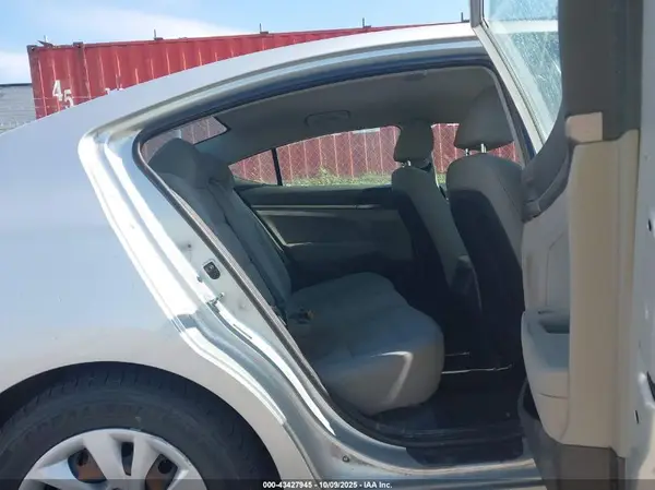 5NPD74LF0HH204638 2017 HYUNDAI ELANTRA - Image 8