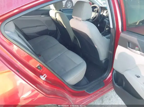 5NPD74LF0HH205918 2017 HYUNDAI ELANTRA - Image 8