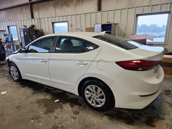 5NPD74LF0HH208432 2017 HYUNDAI ELANTRA - Image 1