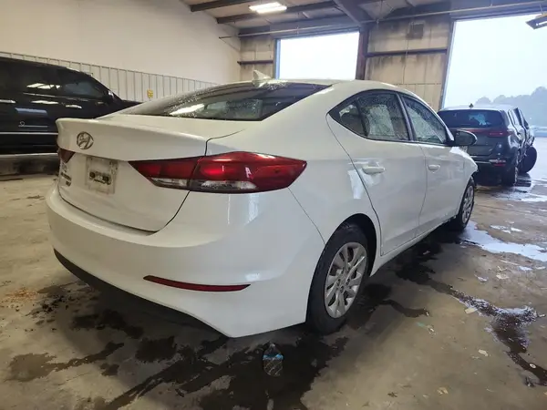 5NPD74LF0HH208432 2017 HYUNDAI ELANTRA - Image 2
