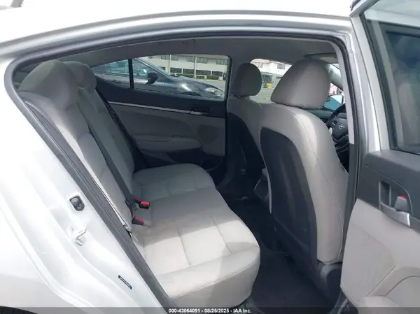 5NPD74LF0HH209242 2017 HYUNDAI ELANTRA - Image 8