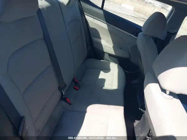5NPD74LF0HH209256 2017 HYUNDAI ELANTRA - Image 8